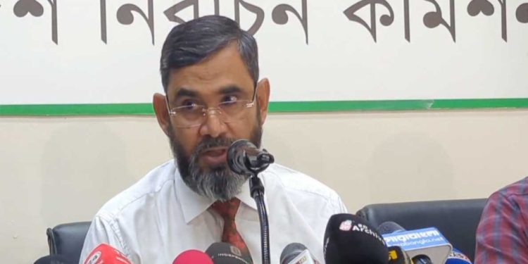 স্থানীয় নির্বাচন নিয়ে এখনই কোনো চিন্তাভাবনায় নেই কমিশন:ইসি সানাউল্লাহ