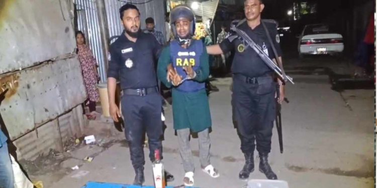 টঙ্গীতে র‌্যাবের অভিযানে অস্ত্র ও মাদকসহ আটক ৬ জন