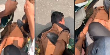 নিষিদ্ধ ছাত্রলীগ কর্মীকে রিকশায় করে পিটিয়ে গান বাজিয়ে ভিডিও ধারণ