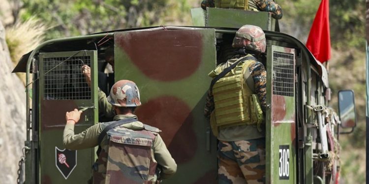 কাশ্মীরে তল্লাশি অভিযানে বিদ্রোহীদের সঙ্গে তীব্র গোলাগুলি, নিহত এক ভারতীয় সেনা