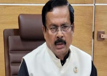 স্ত্রী-কন্যাসহ সাবেক মন্ত্রী জাহাঙ্গীর কবির নানকের দেশত্যাগে নিষেধাজ্ঞা জারি