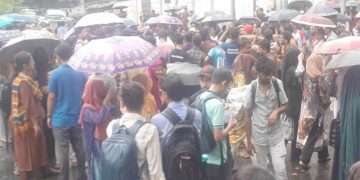 শিক্ষার্থীদের সঙ্গে পুলিশে সংঘর্ষে আহত-৫০, কাকরাইল না ছাড়ার ঘোষণা জবি শিক্ষার্থীদের
