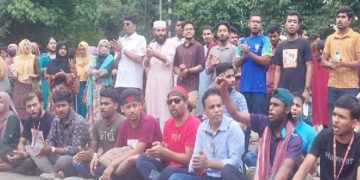রাজপথে তৃতীয় দিনের মতো জবি শিক্ষার্থীরা