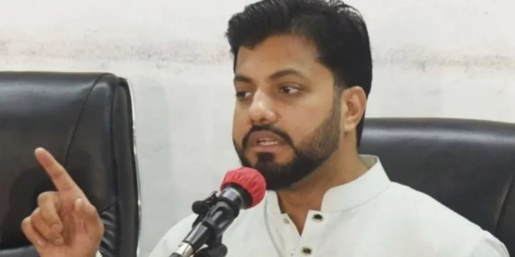 লড়াই চলবে দুই উপদেষ্টার পদত্যাগের খবর না আসা পর্যন্ত : ইশরাক