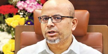 প্রধান উপদেষ্টা পদত্যাগ করবেন না’ জানিয়ে ফেসবুকে স্ট্যাটাস দিয়েছেন ফয়েজ আহমদ তৈয়্যব