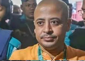 আইনজীবী হত্যা মামলাসহ ৫ মামলায় জামিন মেলেনি চিন্ময় দাসের
