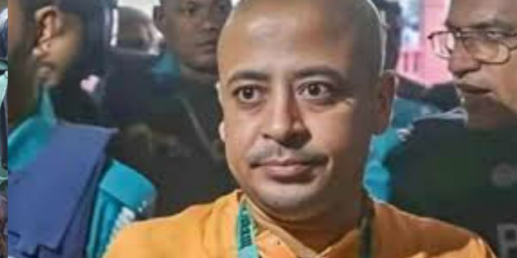 আইনজীবী হত্যা মামলাসহ ৫ মামলায় জামিন মেলেনি চিন্ময় দাসের