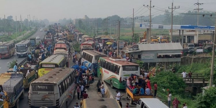 যমুনা সেতু মহাসড়কে ২৫ কিলোমিটার এলাকায় যানজট