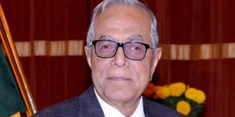 দেশে ফিরলেন সাবেক রাষ্ট্রপতি আবদুল হামিদ
