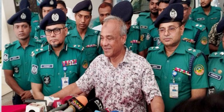 বাংলাদেশের সবচেয়ে বড় সমস্যা হলো দুর্নীতি, এটা আমাদের রন্ধ্রে রন্ধ্রে ঢুকে গেছে: জাহাঙ্গীর আলম চৌধুরী