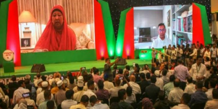 গণতন্ত্র প্রতিষ্ঠায় জাতীয় ঐক্য বজায় রাখার আহ্বান জানিয়েছেন বেগম খালেদা জিয়া