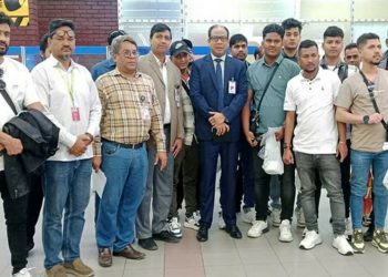 ইরান থেকে দ্বিতীয় ধাপে ফিরলেন আরও ৩২ বাংলাদেশি