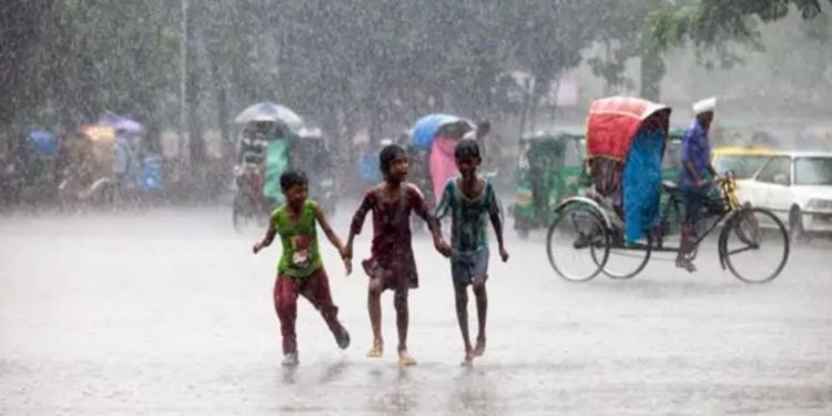 তিনটি বিভাগে আগামী ২৪ ঘণ্টায় ভারী বর্ষণের পূর্বাভাস
