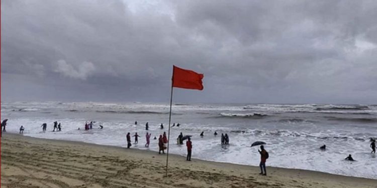 সমুদ্রবন্দরগুলোতে ৩ নম্বর সতর্ক সংকেত জারি