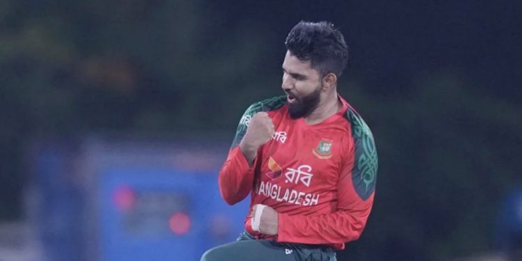 ব্যাটিংয়ে ডি ভিলিয়ার্সকে অনুসরণ করেন শামীম