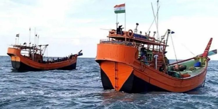 বাংলাদেশি জলসীমায় অবৈধভাবে প্রবেশ, আটক ৩৪ ভারতীয় জেলে