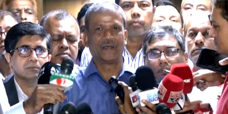 জড়িত থাকলে পুলিশ‌ও ছাড় পাবে না,হবে দৃষ্টান্তমূলক শাস্তি: আইন উপদেষ্টা