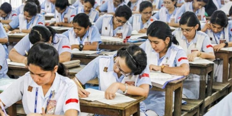 এইচএসসির ২২ ও ২৪ জুলাইয়ের বাতিল হওয়া পরীক্ষা একসঙ্গে নেওয়া হবে