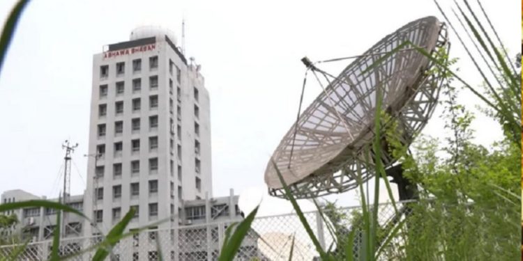 দুপুরের আগে ৭টি নদীবন্দরে সতর্কতা জারি