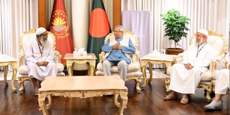 হেফাজত নেতৃবৃন্দের সঙ্গে প্রধান উপদেষ্টার বৈঠক