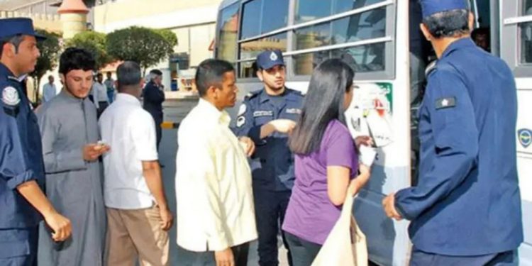 নির্দিষ্ট কারণে কুয়েত থেকে ১৯ হাজার প্রবাসীকে বহিষ্কার