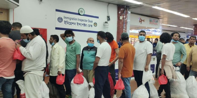 যুক্তরাষ্ট্র থেকে দেশে ফিরলেন ৩৯ বাংলাদেশি