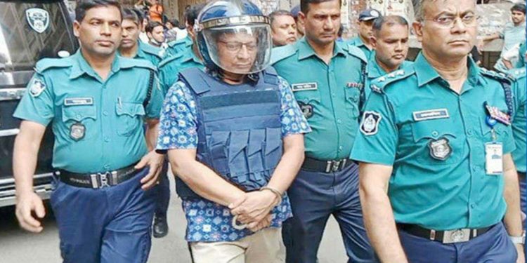 মানবতাবিরোধী অপরাধ মামলায় সাবেক আইজিপি চৌধুরী আব্দুল্লাহ আল মামুন ট্রাইব্যুনালে