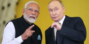 ভারত কি সত্যিই রাশিয়ার তেল ও অস্ত্র কেনা বন্ধ করতে পারবে?