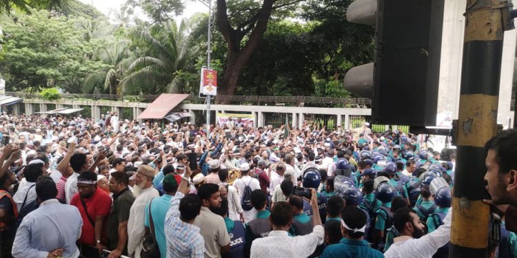 হাজারো শিক্ষকের আশায় সচিবালয়ে ১২ সদস্যের শিক্ষক প্রতিনিধি দল