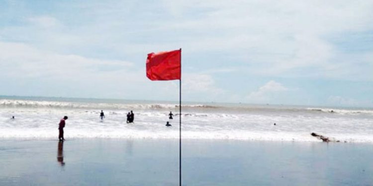 বঙ্গোপসাগরে ঘনীভূত মেঘ, সমুদ্রবন্দরে জারি করা হয়েছে সতর্কতা