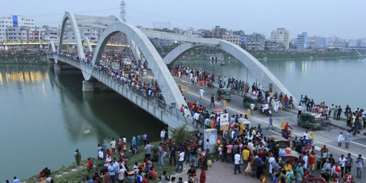 বাংলাদেশিদের গড় আয়ু এক লাফে কমছে ৫ বছর, বড় কারণ চিহ্নিত