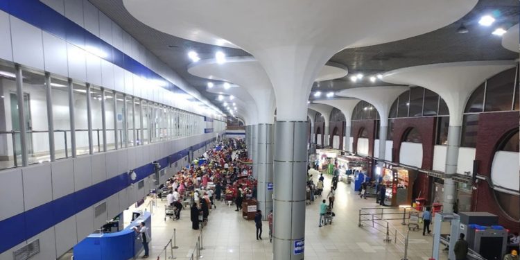 বিমানবন্দরে লতিফ সিদ্দিকীর ভাই আটক