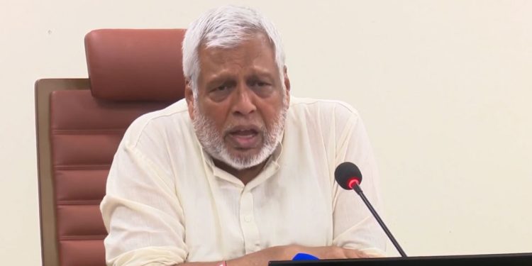 পল্লী বিদ্যুৎ কর্মীদের একযোগে ছুটি নির্বাচনী চক্রান্তের অংশ, গোয়েন্দা তথ্যের কথা জানালেন জ্বালানি উপদেষ্টা