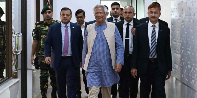 প্রধান উপদেষ্টার দেশে প্রত্যাবর্তন