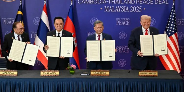 থাইল্যান্ড-কম্বোডিয়ার শান্তি চুক্তি স্বাক্ষর অনুষ্ঠানে উপস্থিত ট্রাম্প