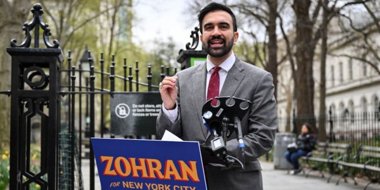 নিউইয়র্কে আগাম ভোটে এগিয়ে মামদানি, ক্ষুব্ধ ইহুদি ধর্মীয় নেতারা