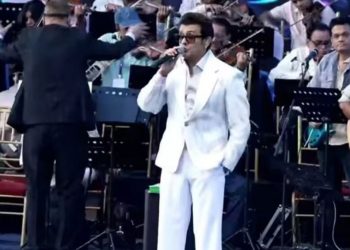 আজানের প্রতি সম্মান দেখিয়ে কনসার্ট বন্ধ করলেন সনু নিগম