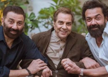 ধর্মেন্দ্রকে আইসিইউতে নেওয়া হয়েছে!