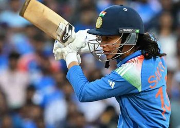 নারী বিশ্বকাপ ফাইনালে ভারতের সংগ্রহ ২৯৮ রানে গিয়ে থামল