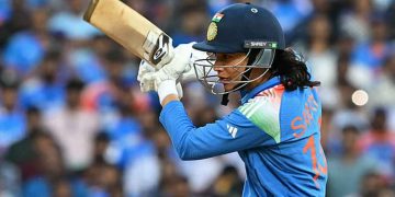 নারী বিশ্বকাপ ফাইনালে ভারতের সংগ্রহ ২৯৮ রানে গিয়ে থামল