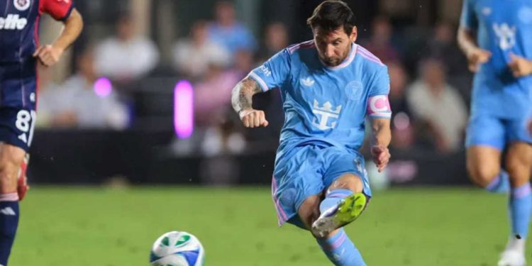 যে মাইলফলকের দোরগোড়ায় মেসি