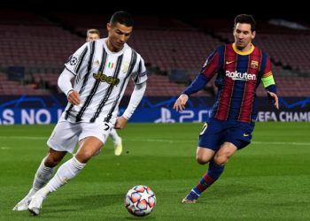 রোনালদোর লক্ষ্য হাজার গোল, মাইলফলকের দোরগোড়ায় মেসি