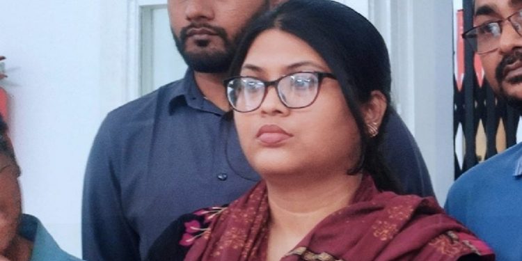 শহীদ সৈকতের বোনের দাবি: হাসিনাকে দেশে এনে প্রকাশ্যে মৃত্যুদণ্ড দেওয়া হোক