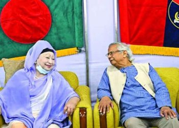 নিশ্ছল হাসিতে সেনাকুঞ্জে উপস্থিত বেগম খালেদা জিয়া