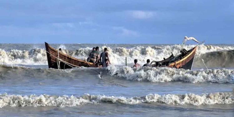 উত্তাল সাগর, বন্দরে জারি সতর্ক সংকেত