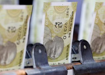 রেকর্ড দুর্বলতায় পৌঁছেছে ভারতীয় রুপি