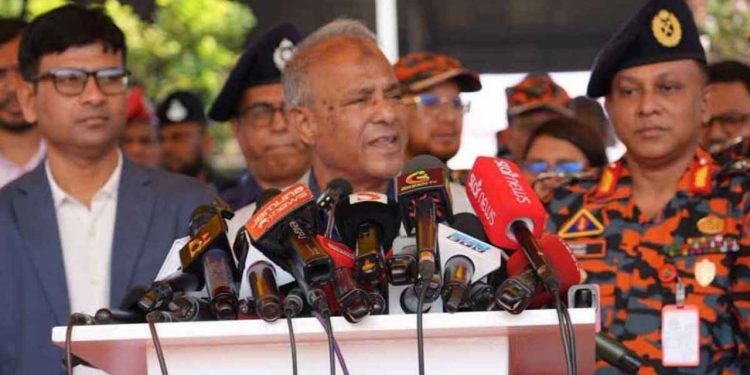 ভারী অস্ত্র উদ্ধার অভিযানে সরকারের ব্যর্থতা নেই বলে জানিয়েছেন স্বরাষ্ট্র উপদেষ্টা
