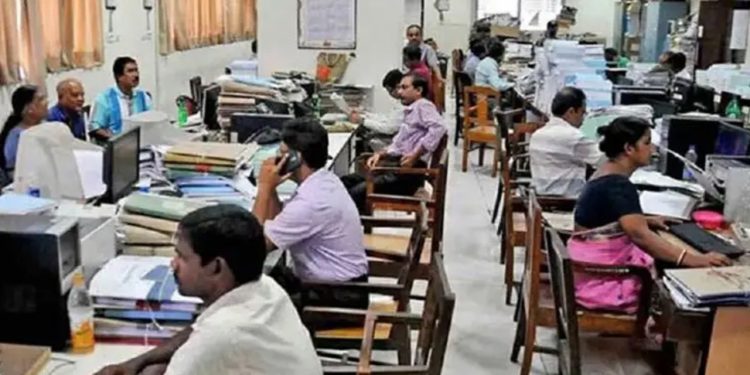 ডিসেম্বরে সরকারি কর্মচারীদের জন্য টানা তিন দিনের বিশ্রামসুবিধা ঘোষণা