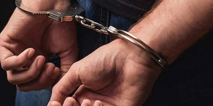 যৌথ বাহিনীর অভিযানে ধরা পড়ল ৩৩ জন