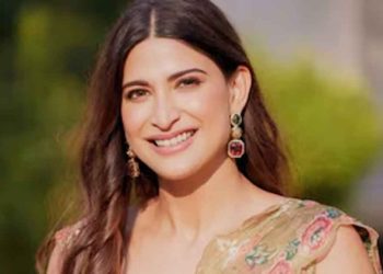 অহনাকে জড়িয়ে বড় ধরনের সড়ক দুর্ঘটনা